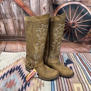 Women's Harness Boot Size 6 1/2